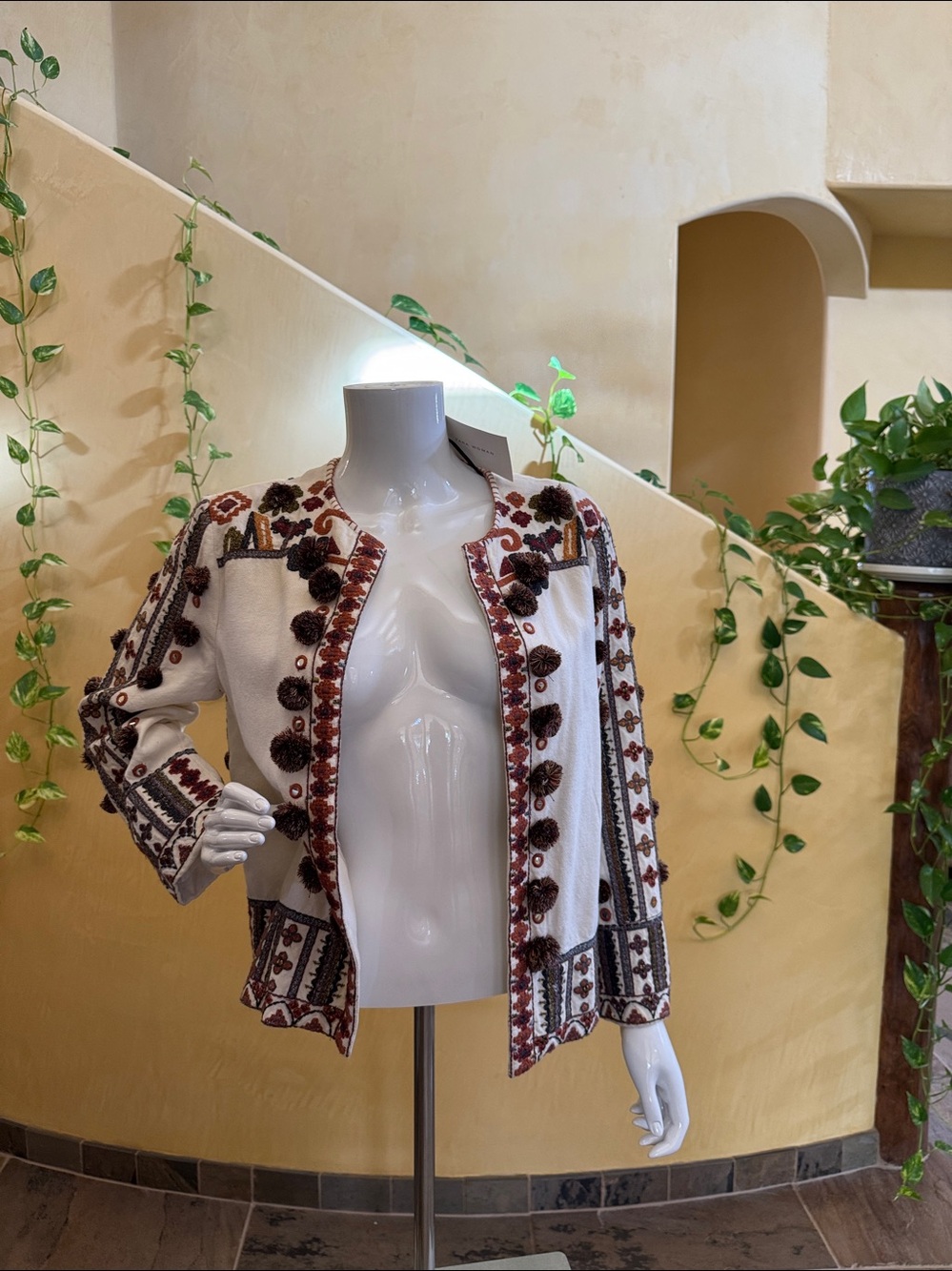 Zara Embroidered Ecru Jacket/Blazer with Brown Pom-Poms - Picture 6 of 10